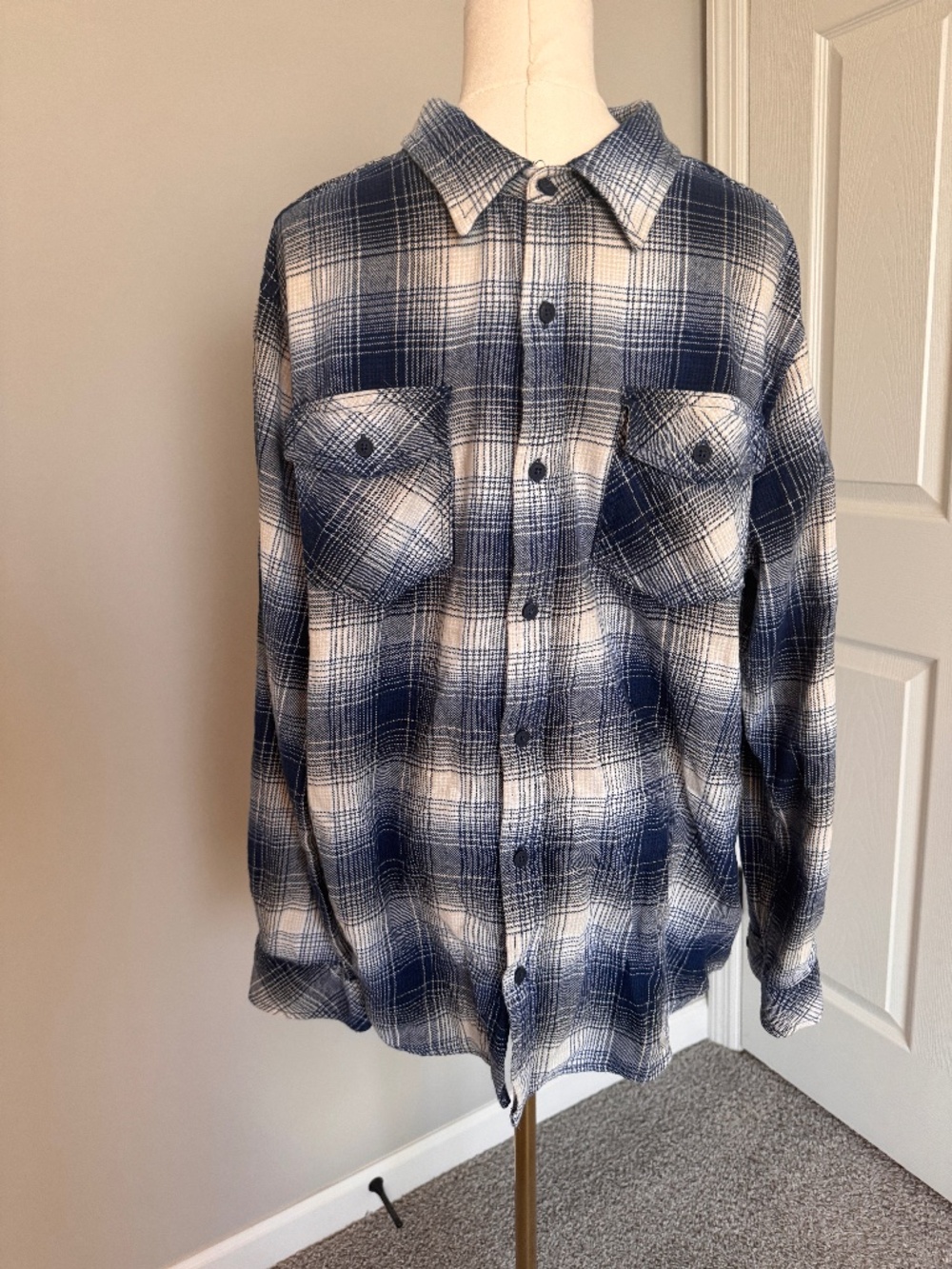 Hurley Men’s XL Navy Blue Cream Plaid Flannel Long Sleeve Button Down Shirt